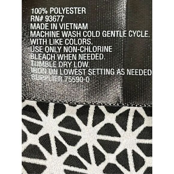 Worthington Sleeveless Ruffle Top Black White Size Medium - Picture 7 of 7